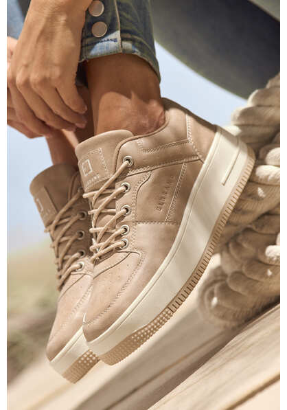 Sneaker