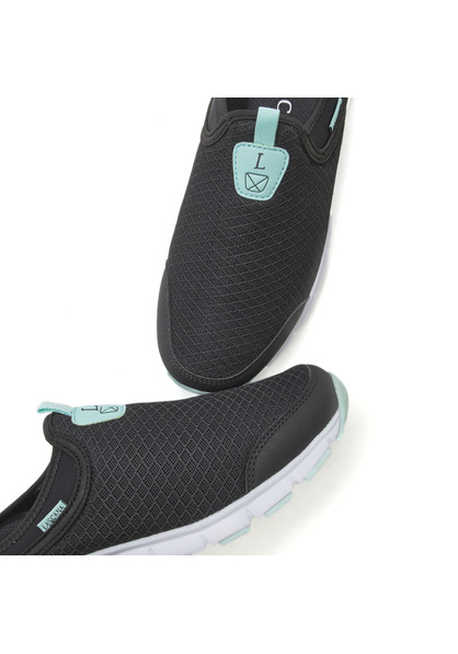 Slip-On Sneaker