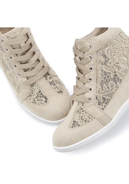 Sneaker