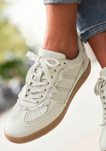 Sneaker