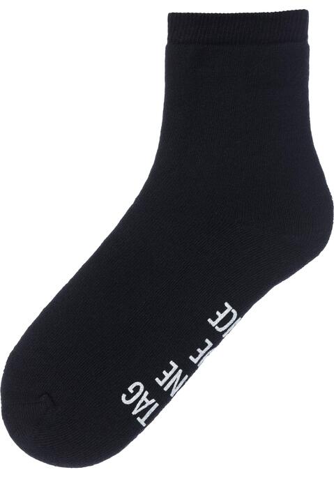 Bild: Kuschelsocken von Arizona: Der Tag fängt gut an mit den ABS-Kurzsocken von Arizona. Jedes Sockenpaar hat unter der Sohle einen lustigen Spruch. Obermaterial: 78% Baumwolle (Bio-Baumwolle), 20% Polyamid, 2% Elasthan