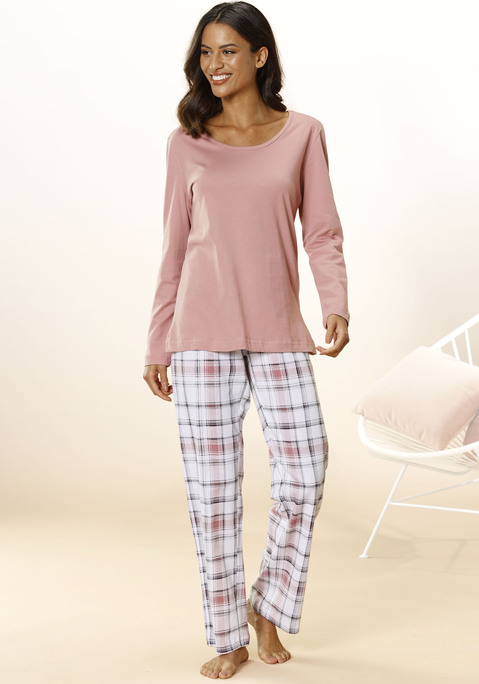 Bild: Pyjama von Arizona: Pyjama von Arizona, Oberteil in mauve mit langen Ärmeln und Rundhals; karierte lange Hose mit geraden Beinen.