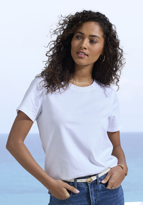 Bild: T-Shirt von Beachtime by Lascana: Klassisches T-Shirt von Beachtime. Unifarben. Rundhalsausschnitt. Seitliche Saumschlitze. Locker fallende Passform. Hochwertiger Baumwoll-Jersey.