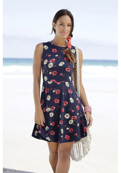 Bild: Jerseykleid von Beachtime: Beachtime Strandkleid mit breiten Tanktopträgern. Schöner Rundhalsausschnitt vorne. Hinten normal geschnitten. Ausgestelltes, leicht schwingendes Rockteil. Allover bedruckt, jedes Teil ein Unikat. Rückenlänge ca. 88 cm. Aus 95% Baumwolle, 5% Elasthan.