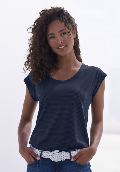 Bild: Kurzarmshirt von Beachtime: Beachtime Shirts im 2er-Pack. Mit leicht transparentem Ausbrenner-Streifen. Hinterer Saum leicht gerundet und etwas länger geschnitten. Aus einer weich fließenden Baumwoll-Viskose-Qualität.