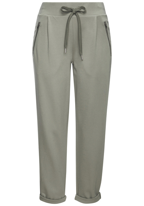 Bild: Schlupfhose von Beachtime: Weiche Joggpants von Beachtime mit Gummizugbund mit Kordelzug. Praktische Reißverschlusstaschen vorn und aufgesetzte Taschen hinten. Gerade geschnitten. Softer Viskose-Mix.