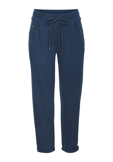 Bild: Schlupfhose von Beachtime: Weiche Joggpants von Beachtime mit Gummizugbund mit Kordelzug. Praktische Reißverschlusstaschen vorn und aufgesetzte Taschen hinten. Gerade geschnitten. Softer Viskose-Mix.