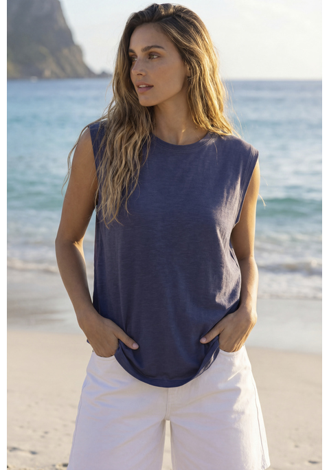 Bild: Shirttop von Beachtime: Unifarbenes Top von Beachtime im 2er-Pack. Rundhalsausschnitt und breite Schultern. Leger geschnitten für viel Luftigkeit und Tragekomfort auch an heißen Tagen. Gut kombinierbar zu Sommerstyles mit Shorts und Röcken, aber auch zu Jeans mit einem Cardigan. Herrlich weiche, anschmiegsame Viskose.