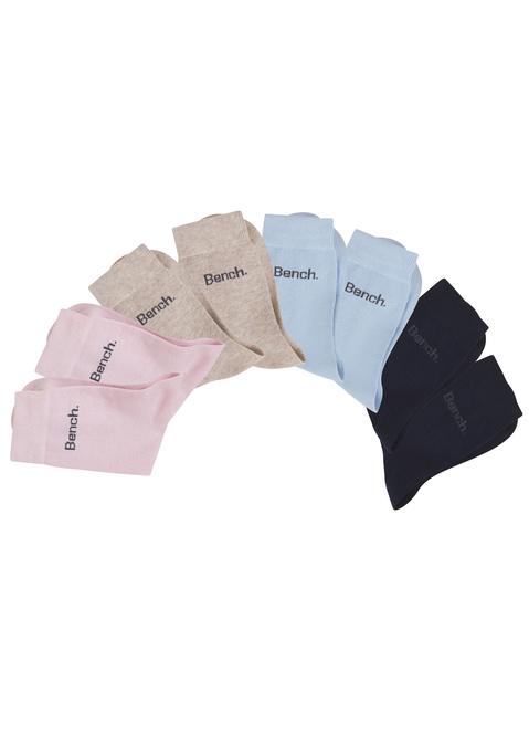 Bild: Basicsocken von Bench.: Klassische Basicsocken von Bench im 4er-Pack. Weiches, druckfreies Bündchen. Für eine lange Haltbarkeit an Ferse und Spitze verstärkt. Ideal für das ganze Jahr. Hautfreundliche Baumwollmischung.