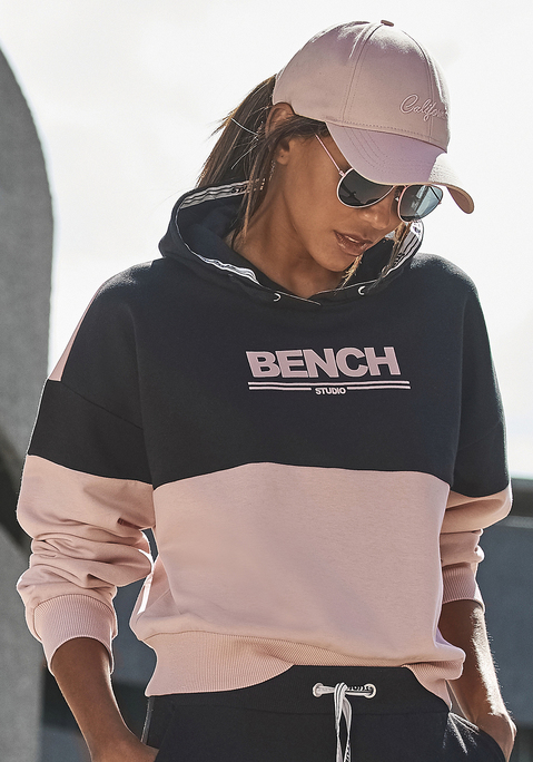 Hoodie von BENCH. in schwarz-altrosa