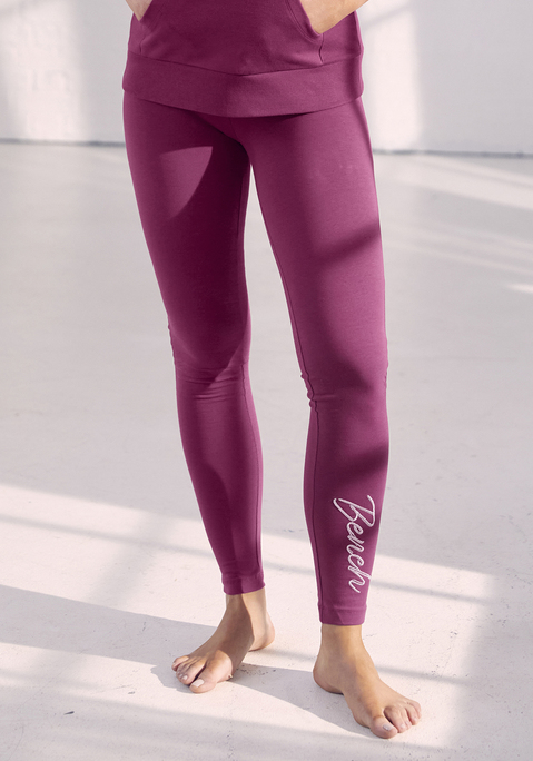 Bild: Leggings von Bench. Loungewear: Leggings von Bench mit gesticktem Logoschriftzug. Elastisches Bündchen. 95% Baumwolle, 5% Elasthan