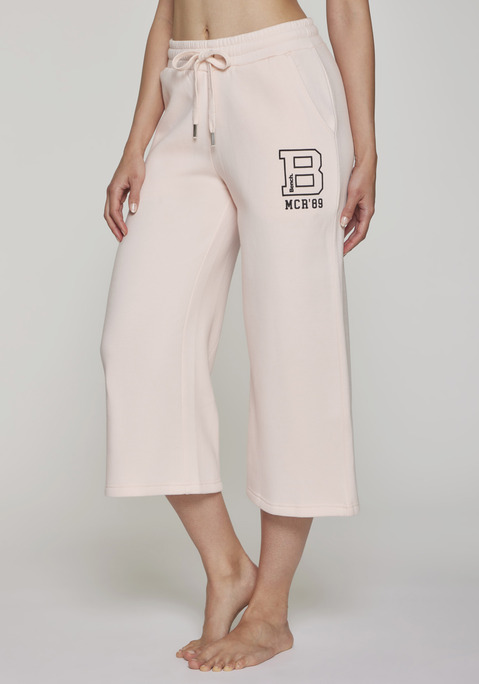 Bild: 7/8-Hose von Bench. Loungewear: Komfortable Ankle-Athletic-Jogginghose von Bench  Loungewear in stylischer 7/8-Länge. Ideal für Basic-, Sportmode- und Homewear. Weiche und innen angeraute Sweatware für optimalen Tragekomfort.