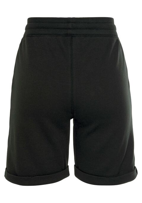 Bild: Bermudas von Bench. Loungewear: Bequeme Lounge-Bermudas von Bench, aufgesetzten Eingrifftaschen, elastischer Rippbund mit Tunnelzug zum verstellen der Weite, Aufschlag an den Beinsäumen. Aus 60% Baumwolle (Cotton made in Africa), 40% Polyester. Beige meliert aus 90% Baumwolle (Cotton made in Africa).