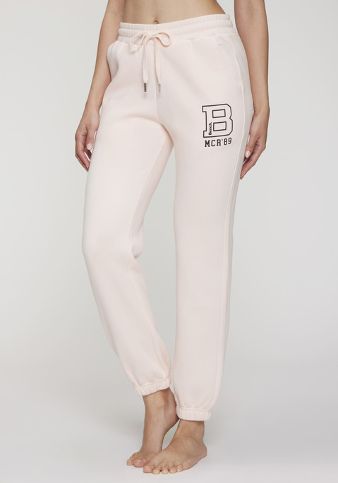 Bild: Jogginghose von Bench. Loungewear: Klassische Jogginghose von Bench Loungewear. Mit Eingrifftaschen und Logodruck. Bequeme Passform, ideal für Sportmode und Homewear. Innen leicht angeraute Sweatware.