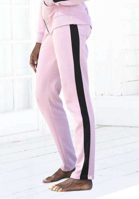 Bild: Loungehose von Bench. Loungewear: Lässige Loungehose von Bench. Rippbündchen mit Tunnelzug und Kordel zum binden. Aus 60% Baumwolle (unterstützt Cotton made in Africa), 40% Polyester.