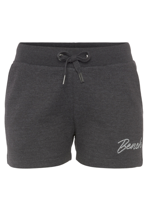 Bild: Relaxshorts von Bench. Loungewear: Basic Shorts von Bench aus weicher Sweatware. Mit praktischen Seitentaschen und eine glänzender Stickerei. Aus 110000% Baumwolle, 60% Baumwolle, 40% Polyester.