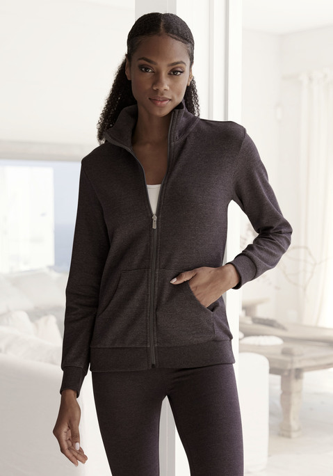 Bild: Sweatjacke von Bench. Loungewear: Sweatjacke von Bench.  Stehkragen mit schöner Logostickerei im Nacken. Praktische Kängurutaschen. Aus 70% Baumwolle (unterstützt Cotton made in Africa), 30% Polyester.