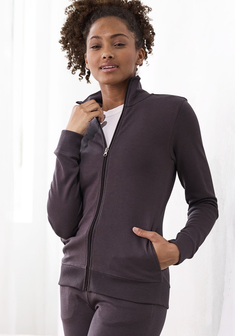 Bild: Sweatjacke von Bench. Loungewear: Sweatjacke von Bench. Mit durchgehendem Reißverschluss. Zwei Seitentaschen. Stehkragen mit Logo-Stitching auf der Rückseite. Trageangenehme Qualität aus Sweat.