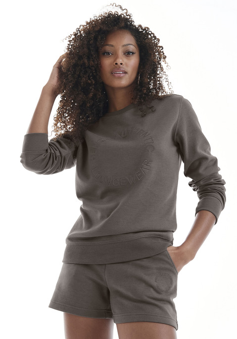 Bild: Sweatshirt von Bench. Loungewear: Sweatshirt von Bench. Mit großer Logostickerei vorn. Rundhalsausschnitt. Gerippte, breite Bündchen. Schön für die Freizeit. Weiche Sweatware.