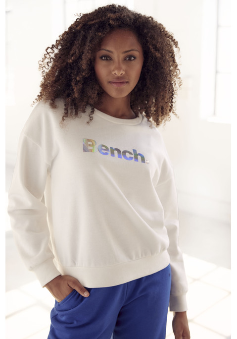 Bild: Sweatshirt von Bench. Loungewear: Bequemes Sweatshirt von Bench mit glänzendem Folienprint auf der Brust. Mit Rundhalsausschnitt. Lange Ärmel mit Rippbündchen. Toller Kombipartner. Weiche, kuschelige Sweatqualität.