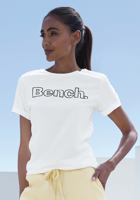 Bild: T-Shirt von Bench. Loungewear: T-Shirt im 2er-Pack von Bench Loungewear im praktischen Doppelpack. Mit Logodruck. Elastische Passform. Aus angenehm weicher Baumwolle.