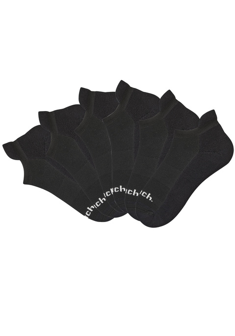 Bild: Sneakersocken von Bench.: <h3>6er-Pack Basic-Sneakersocken für optimalen Komfort</h3>
<p>
Die <strong>Bench</strong>-Sneakersocken bestechen durch ihre doppellagige Konstruktion, die nicht nur für eine angenehme Passform sorgt, sondern auch die Reibung zwischen Fuß und Schuh erheblich reduziert. Dieser innovative Ansatz schützt vor Blasenbildung und macht die Socken ideal für jeden, der Wert auf ein angenehmes Tragegefühl legt. Die unifarbene Optik verleiht ihnen einen sportlichen Look, der sich vielseitig kombinieren lässt.
</p>

<h4>Details und Pflegehinweise</h4>
<p>
Diese elastischen Socken bieten eine hervorragende Passform, die sich perfekt an den Fuß anschmiegt. Der weiche Fußfrottee sorgt für zusätzlichen Komfort, während die atmungsaktive Baumwollmischung ein angenehmes Fußklima schafft. Pflegeleicht sind die Socken ebenfalls, da sie problemlos in der Maschine gewaschen werden können. 
</p>

<h4>Outfit-Tipps und Einsatzmöglichkeiten</h4>
<p>
Die <strong>Bench</strong>-Sneakersocken sind die perfekte Ergänzung für jede sportliche Freizeitkleidung. Ob beim Joggen, Laufen oder Pilates – sie bieten den idealen Komfort. Kombinieren lassen sich die Socken hervorragend mit lässigen Sneakern und kurzen Sporthosen oder Jogginghosen. Für einen coolen Streetwear-Look können sie auch zu einer lockeren Jeans und einem T-Shirt getragen werden. Diese Socken sind der ideale Begleiter für Outdoor-Aktivitäten, Trainingseinheiten im Fitnessstudio oder entspannte Tage zu Hause.
</p>

<p>
Ultimativer Komfort und die perfekte Passform mit dem 6er-Pack <strong>Bench</strong>-Sneakersocken!
</p>