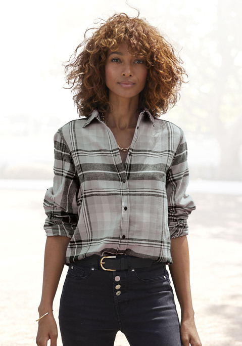Bild: Hemdbluse von Buffalo: Karierte Hemdbluse von Lascana. Hemdblusenkragen und durchgehende Knopfleiste. Abgerundeter Saum. Figurschmeichelnd geschnitten. Toll zu Hosen. In flauschig weicher Baumwollqualität.