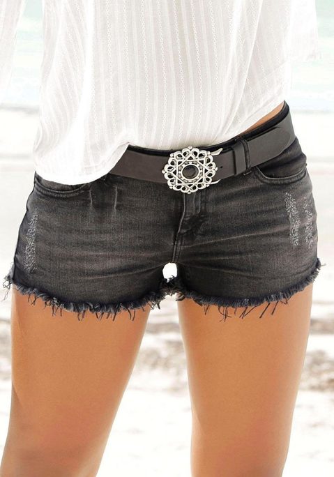 Bild: Jeanshotpants von Buffalo: In cooler Vintage-Optik mit Used-Effekten und Fransen am Saum. Five-Pocket-Style mit Logobadge hinten (enthält nichttextile Teile tierischen Ursprungs). Innenbeinlänge ca. 5 cm.  Aus 98% Baumwolle (unterstützt Cotton made in Africa) und 2% Elasthan.