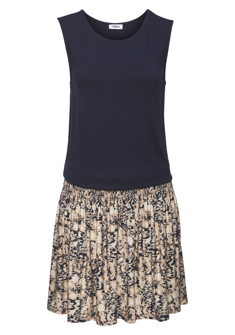 Bild: Jerseykleid von Buffalo: Sommerliches Jerseykleid von Buffalo in modischer 2-in-1-Optik. Ein ärmelloses Oberteil mit weitem Rundhalsausschnitt trifft auf einen kurzen, locker schwingenden Rockteil. Breites Smokbündchen auf Hüfthöhe. Sehr bequeme Viskosestretch-Qualität.