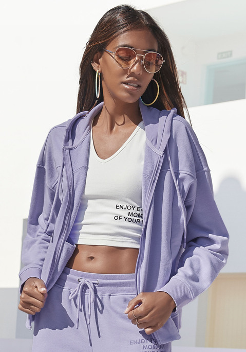 Bild: Kapuzensweatjacke von Buffalo: Kapuzensweatjacke von Buffalo. In Washout-Optik mit kleinem, vertikalem Statement-Print auf der linken Vorderseite. Teilungsnähte. Rippbündchen. Kleines Emblem am Ärmel. Leger geschnitten. Vielseitig kombinierbar. Weicher French Terry aus einem Baumwollmix.