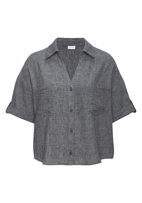Bild: Kurzarmbluse von Buffalo: Lässige Bluse von Buffalo mit Blusenkragen mit V-Ausschnitt. Modisch kurze Länge, hinten etwas tiefer fallend als vorne. Aufgesetzte Brusttaschen. Aus weicher Webware mit Melange-Effekt.