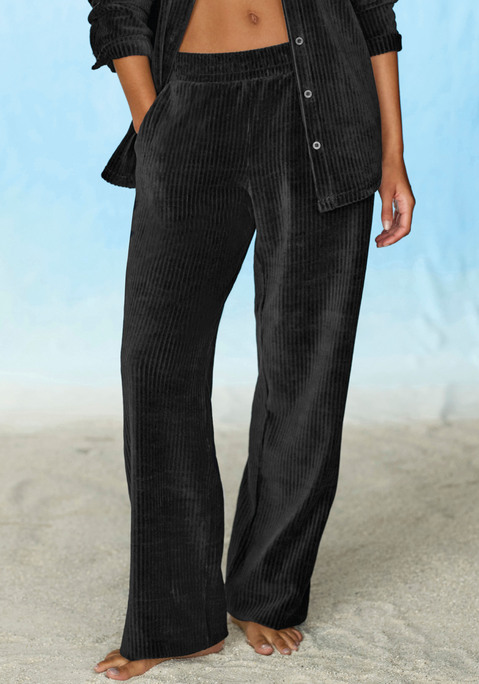 Bild: Loungehose von Buffalo: Stylische Loungehose von Buffalo in hochwertiger Cord-Struktur im Retro-Stil. Weites Bein für eine lässige Optik. Breiter, elastischer Bund. Trageangenehme Qualität aus einer Baumwollmischung.