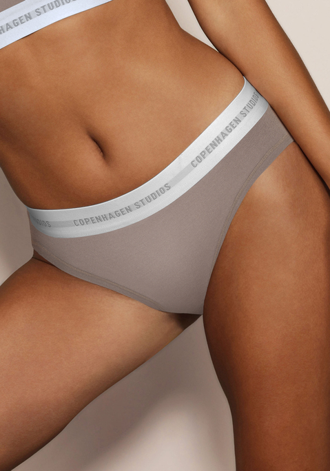Bild: Bikinislip von Copenhagen Studios: Bikinislip von Copenhagen Studios. Mit elastischem Logobund. Aus angenehmer Modal-Baumwollqualität.