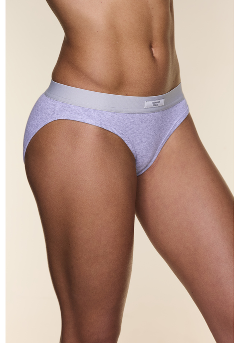 Bild: Bikinislip von Copenhagen Studios: Bikinislip von Copenhagen Studios. Elastischer Bund mit Logo-Patch vorn. Gerippte, elastische Baumwolle.