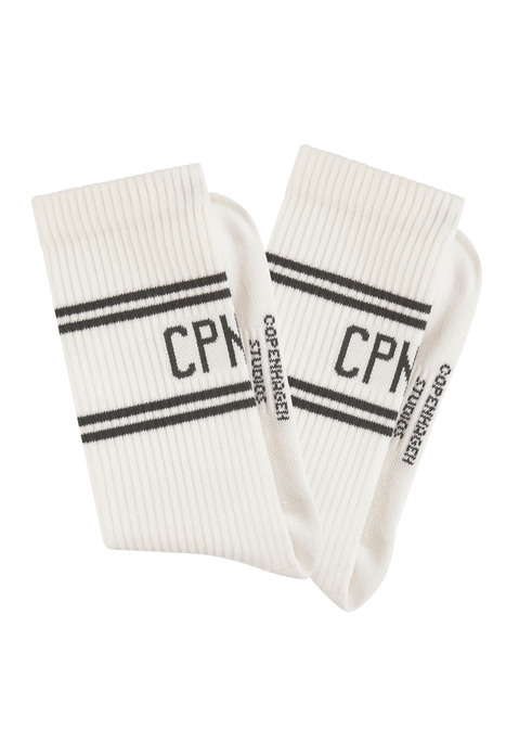 Bild: Langsocken von Copenhagen Studios: Trendige kompakte Tennissocken von Copenhagen Studios im 2er-Pack. Langer, gerippter Schaft für einen guten Halt. Piqué-Struktur unter der Sohle. An Ferse und Fußspitze verstärkt. Trageangenehme Baumwollmischung.