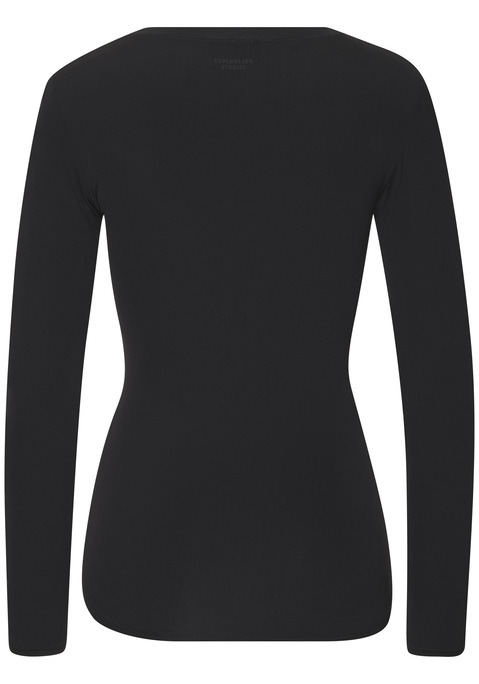 Bild: Longsleeve von Copenhagen Studios: Vielseitiges Langarmshirt von Copenhagen Studios im unifarbenen Design. Figurbetonte Passform mit Rundhalsausschnitt für einen klassischen Look. Besonders weiches und elastisches Jersey-Material, dass sich jeder Bewegung anpasst.