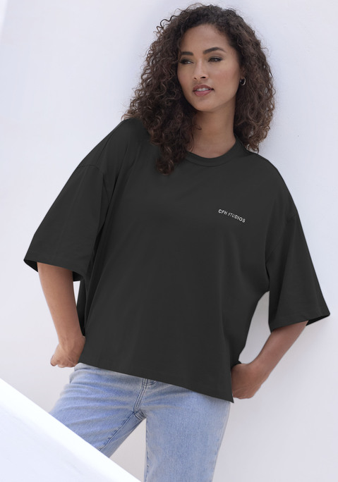 Bild: Oversize-Shirt von Copenhagen Studios: Lässiges T-Shirt von Copenhagen Studio. Im angesagten Oversize-fit. Mit Logostickerei auf der Brust und überschnittenen Schultern. Feste Baumwollqualität.