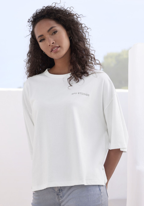 Bild: Oversize-Shirt von Copenhagen Studios: Lässiges T-Shirt von Copenhagen Studio. Im angesagten Oversize-fit. Mit Logostickerei auf der Brust und überschnittenen Schultern. Feste Baumwollqualität.