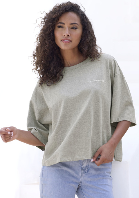 Bild: Oversize-Shirt von Copenhagen Studios: Lässiges T-Shirt von Copenhagen Studio. Im angesagten Oversize-fit. Mit Logostickerei auf der Brust und überschnittenen Schultern. Feste Baumwollqualität.