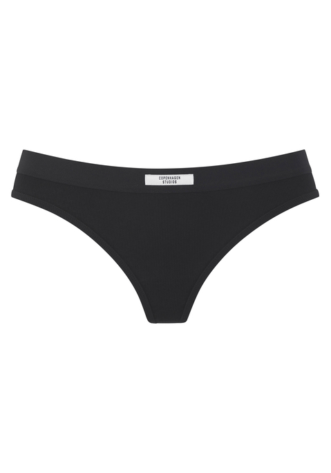 Bild: String von Copenhagen Studios: String von Copenhagen Studios. Vorn mit Logo-Patch am elastischen Bündchen. Trageangenehme, elastische Baumwoll-Ripp-Qualität.
