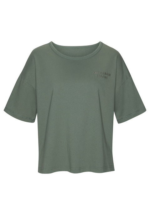 Bild: T-Shirt von Copenhagen Studios: Weiches Schlafshirt von Copenhagen Studios mit kleinem Logoprint vorn. Rundhalsausschnitt. Überschnittene Schulter und kurze Ärmel. Heavy Single Jersey Qualität aus Baumwolle.