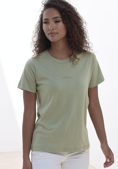 Bild: T-Shirt von Copenhagen Studios: T-Shirt von Copenhagen Studios T-Shirt. Mit kleinem Logoprint auf der Vorderseite. Rundhalsausschnitt. Leger geschnitten. Aus weicher Baumwollware.