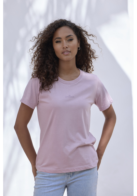 Bild: T-Shirt von Copenhagen Studios: T-Shirt von Copenhagen Studios T-Shirt. Mit kleinem Logoprint auf der Vorderseite. Rundhalsausschnitt. Leger geschnitten. Aus weicher Baumwollware.