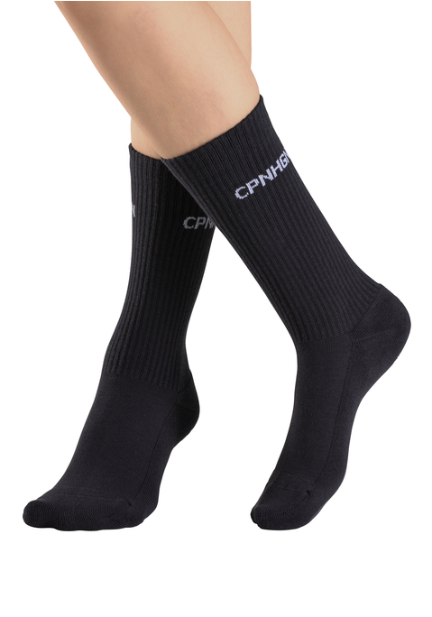 Bild: Tennissocken von Copenhagen Studios: Klassische Tennissocken im 3er-Pack von Copenhagen Studios mit Markenstatement. Weicher Frottee in der Sohle. Flache Spitzennaht und verstärkte Ferse für zusätzlichen Komfort. Hochwertige Markenqualität.
