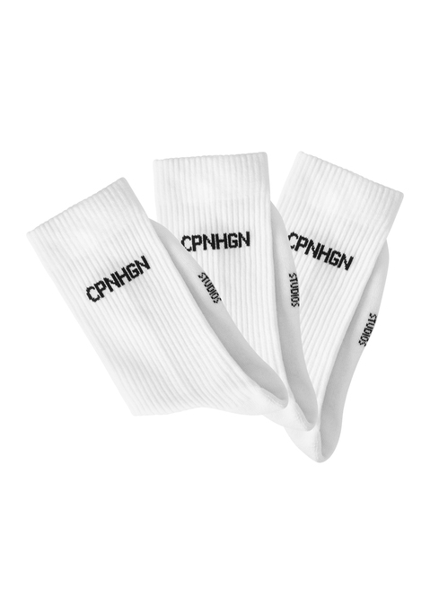 Bild: Tennissocken von Copenhagen Studios: Klassische Tennissocken im 3er-Pack von Copenhagen Studios mit Markenstatement. Weicher Frottee in der Sohle. Flache Spitzennaht und verstärkte Ferse für zusätzlichen Komfort. Hochwertige Markenqualität.