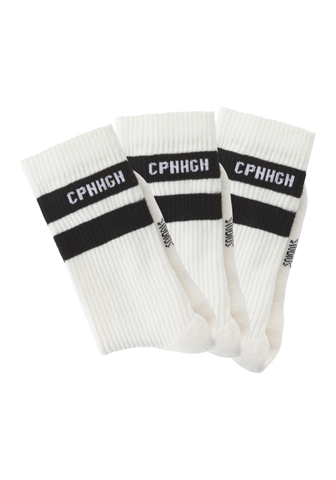 Bild: Tennissocken von Copenhagen Studios: Klassische unifarbene Tennissocke von Copenhagen Studios im 3er-Pack mit sportlichem Streifendesign und Logoschriftzug. Weiches, hochwertiges Vollfrottee für zusätzlichen Komfort.