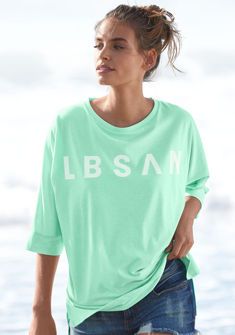 Bild: 3/4-Arm-Shirt von Elbsand: Shirt von ELBSAND. Großer Logoschriftzug vorn. Lässige Form mit halblangen Ärmeln. Länge ca. 70 cm. Weiche Shirtware aus 50% Baumwolle, 50% Polyester.