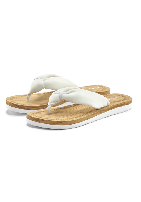 Bild: Badezehentrenner von Elbsand: Zehentrenner VEGAN von ELBSAND. Wasserabweisende Sohle. Hervorragend geeignet für Strand und Pool. Obermaterial und Futter aus Textil. Decksohle und Laufsohle aus Synthetik.