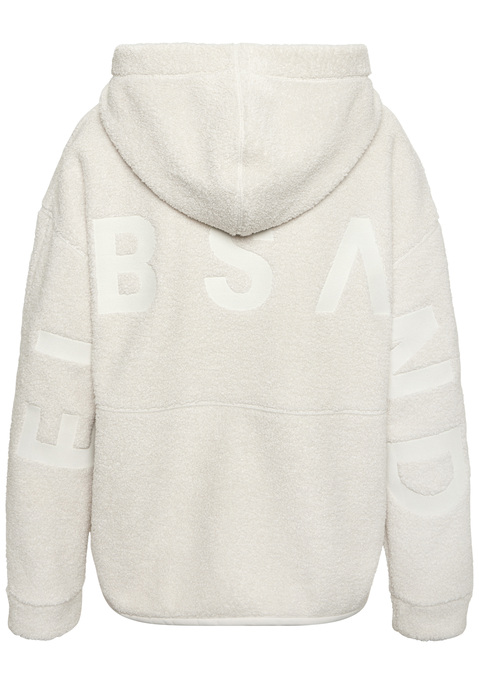Bild: Fleecepullover von Elbsand: <h3>Fleece-Hoodie mit verstellbarer Kapuze</h3>
<p>
Der Fleece-Hoodie von <strong>Elbsand</strong> begeistert mit seiner praktischen verstellbaren Kapuze, die nicht nur für optimalen Tragekomfort sorgt, sondern auch individuell anpassbar ist. Ein weiteres Highlight ist die Kängurutasche, die nicht nur stylisch ist, sondern auch funktional, ideal für die Aufbewahrung kleinerer Gegenstände oder zum Aufwärmen der Hände. Die feine Logostickerei auf der Rückseite verleiht dem Kapuzensweatshirt eine besondere Note und hebt es von anderen Modellen ab. Der leicht abgerundete Saum rundet das Gesamtbild ab und sorgt für einen lässigen Look.
</p>

<h4>Artikelmerkmale und Pflegehinweise</h4>
<p>
Der Fleecepullover bietet eine bequeme Passform, die ideal für verschiedene Freizeitaktivitäten ist. Sein casual Stil macht ihn vielseitig kombinierbar, während das weiche Material für ein angenehmes Tragegefühl sorgt.
</p>

<h4>Outfit-Tipps und Trageanlässe</h4>
<p>
Dieser Fleecepullover ist perfekt für entspannte Tage in der Stadt oder beim Outdoor-Abenteuer. Kombiniert mit Jeans und lässigen Sneakern entsteht ein trendiger Streetwear-Look. Für einen gemütlichen Abend zu Hause lässt sich der Pullover hervorragend mit Jogginghosen und Hausschuhen kombinieren. Auch beim Joggen im Park bietet er durch seine Bewegungsfreiheit einen hohen Tragekomfort. Accessoires wie eine coole Cap setzen zusätzlich Akzente und runden das Outfit ab.
</p>
<p>
Stil und Komfort – dieser Fleecepullover von <strong>Elbsand</strong> ist die perfekte Wahl!
</p>
