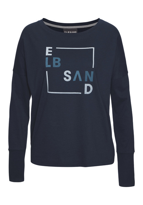 Bild: Langarmshirt von Elbsand: Lässiges Langarmshirt von Elbsand. Highlight: der weit geschnittene Rundhalsausschnitt. Mit überschnittenen Schultern und großem Logodruck vorn und kleinem im Nacken. Geräumige Oversize-Form, ideal für Casual-Looks. Anschmiegsame Jerseyqualität mit Baumwollanteil.